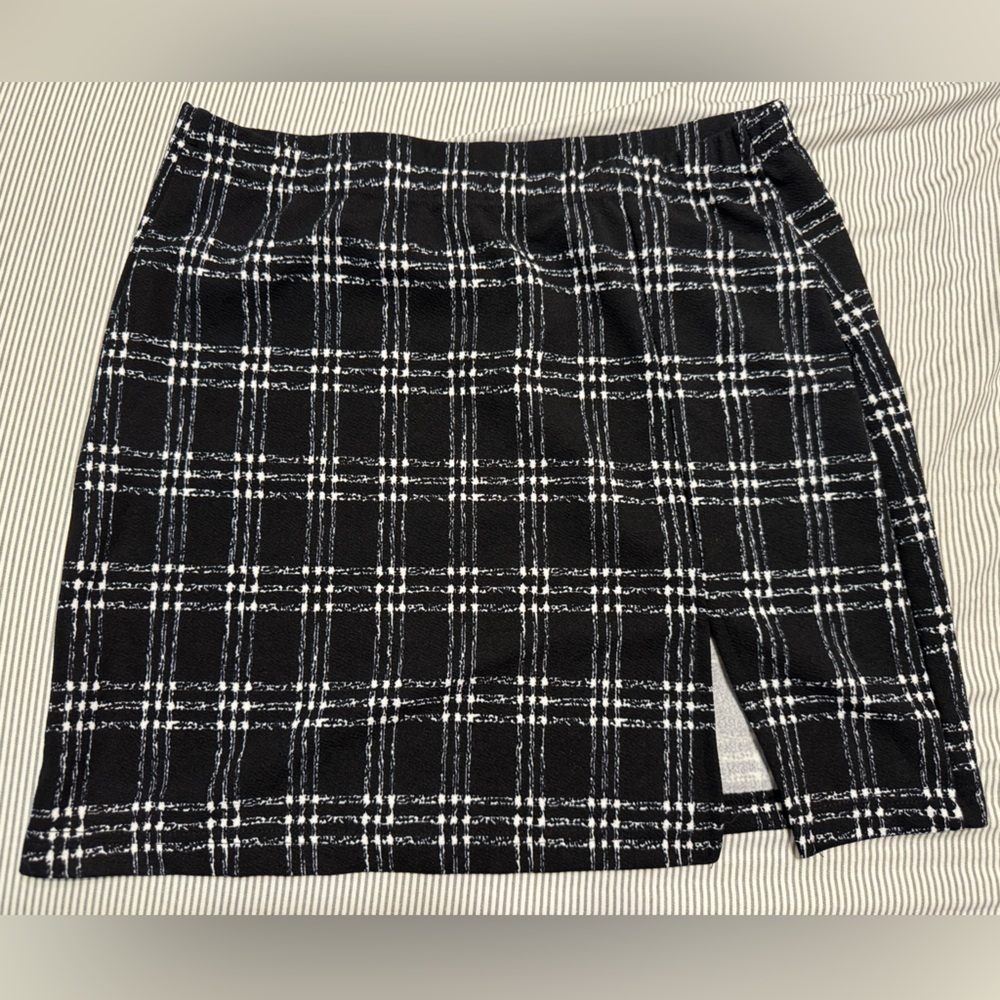 SHEIN EZWear high waist Black and White Plaid Slit Skirt